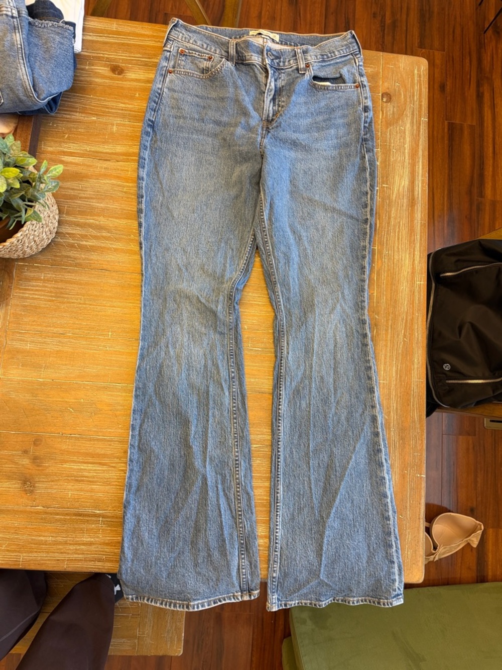 Abercrombie The Bootcut Mid Rise Curve Love Jeans - Picture 5 of 6
